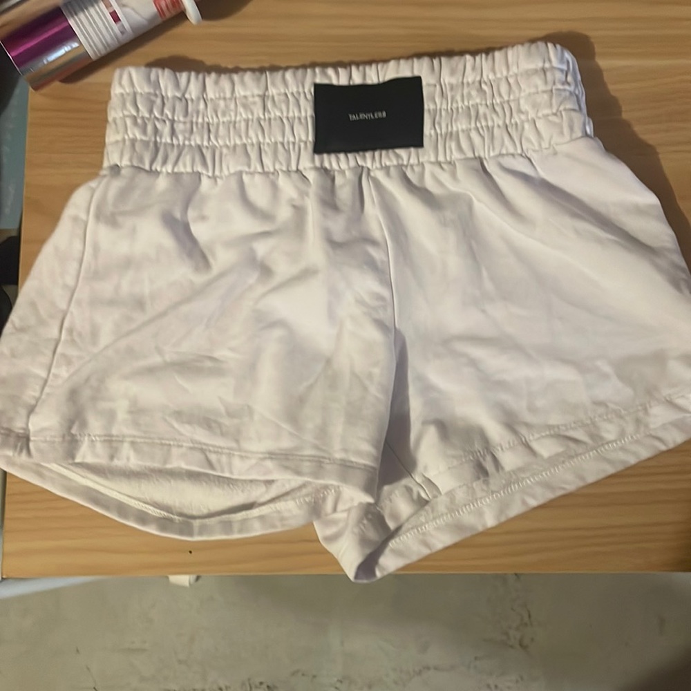 TALENTLESS shorts S